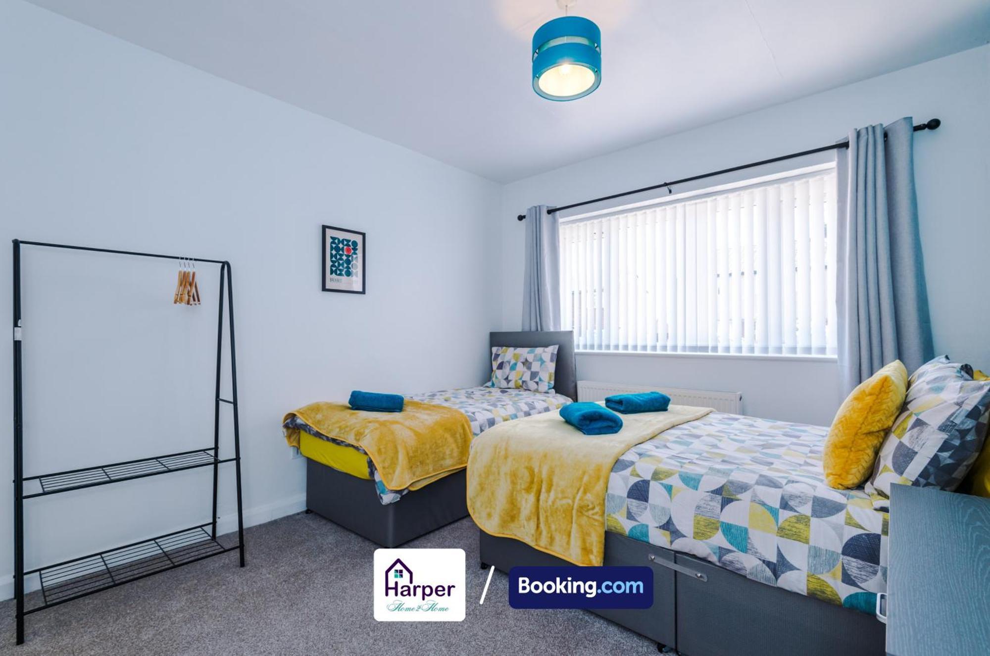 Spacious Detached Bungalow By Harperletting Short Lets & Serviced Accommodation Buckely With Pool Table & Driveway Buckley Exterior foto